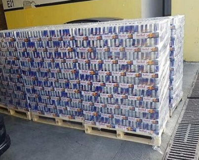 distribuidor palets de red bull al granel 
